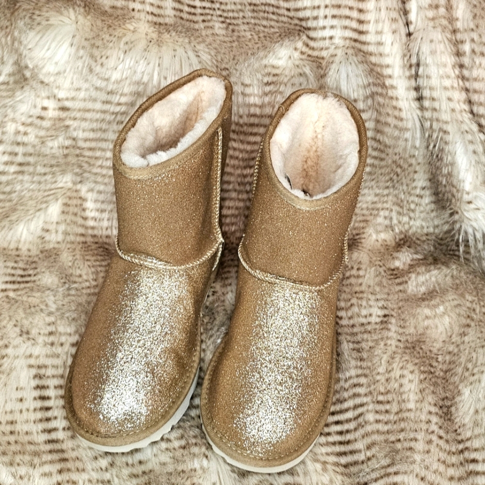 UGG BIG KIDS